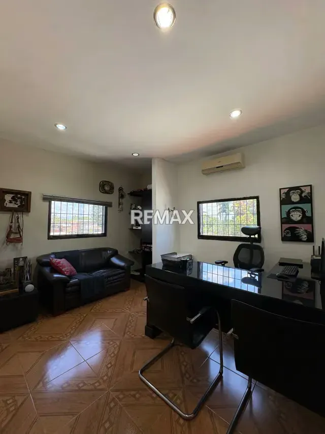 En Venta Oficinas con almacén en cabudare fácil acceso a la Av. Intercomunal - 8