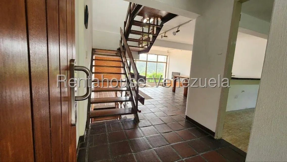 Casa (Duplex) en Alquiler en Los Naranjos del Cafetal, Distrito Metropolitano - 11