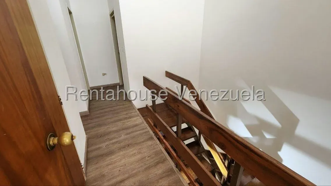 Casa (Duplex) en Alquiler en Los Naranjos del Cafetal, Distrito Metropolitano - 12