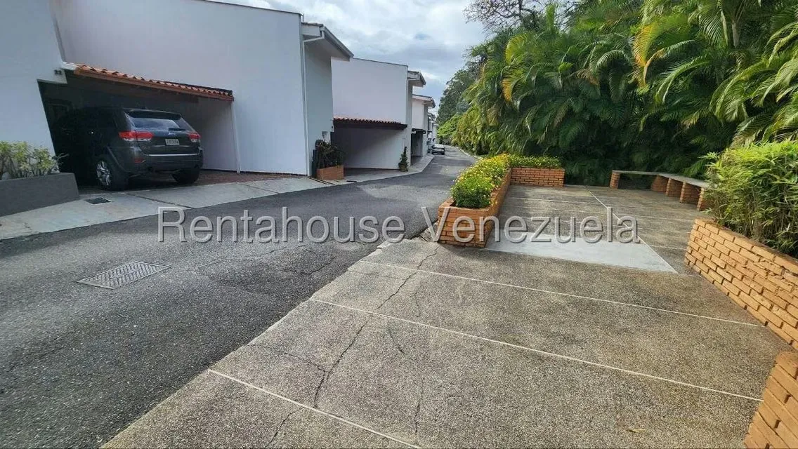 Casa (Duplex) en Alquiler en Los Naranjos del Cafetal, Distrito Metropolitano - 27