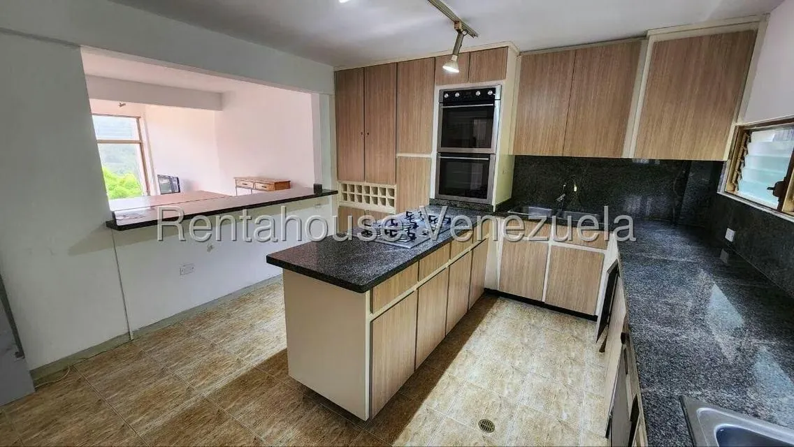 Casa (Duplex) en Alquiler en Los Naranjos del Cafetal, Distrito Metropolitano - 4