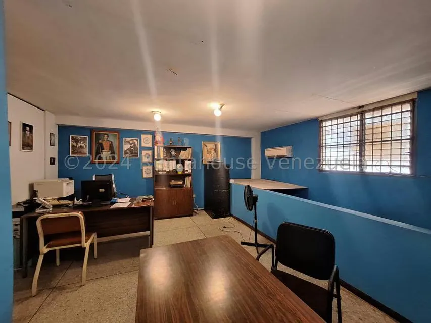Edificio en Venta en Zona Centro, Aragua - 24