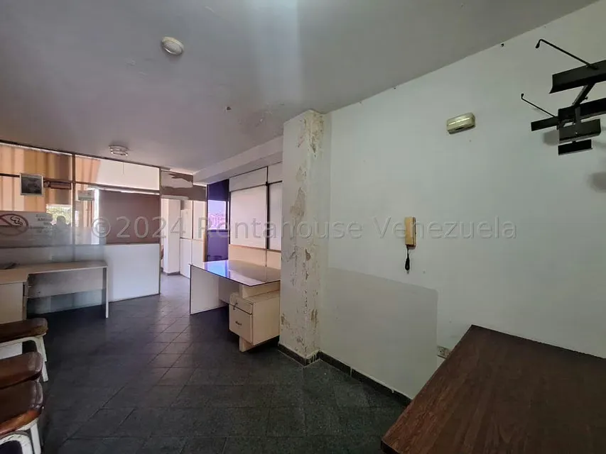 Edificio en Venta en Zona Centro, Aragua - 33