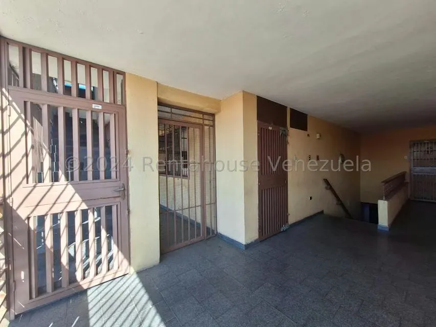 Edificio en Venta en Zona Centro, Aragua - 56