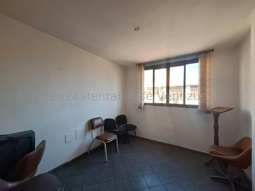 Edificio en Venta en Zona Centro, Aragua - 61