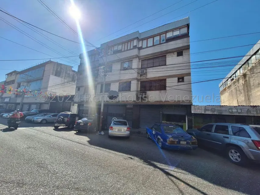 Edificio en Venta en Zona Centro, Aragua - 72