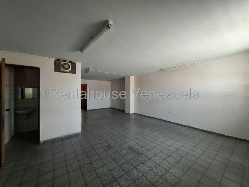 Edificio en Venta en Zona Centro, Aragua - 76