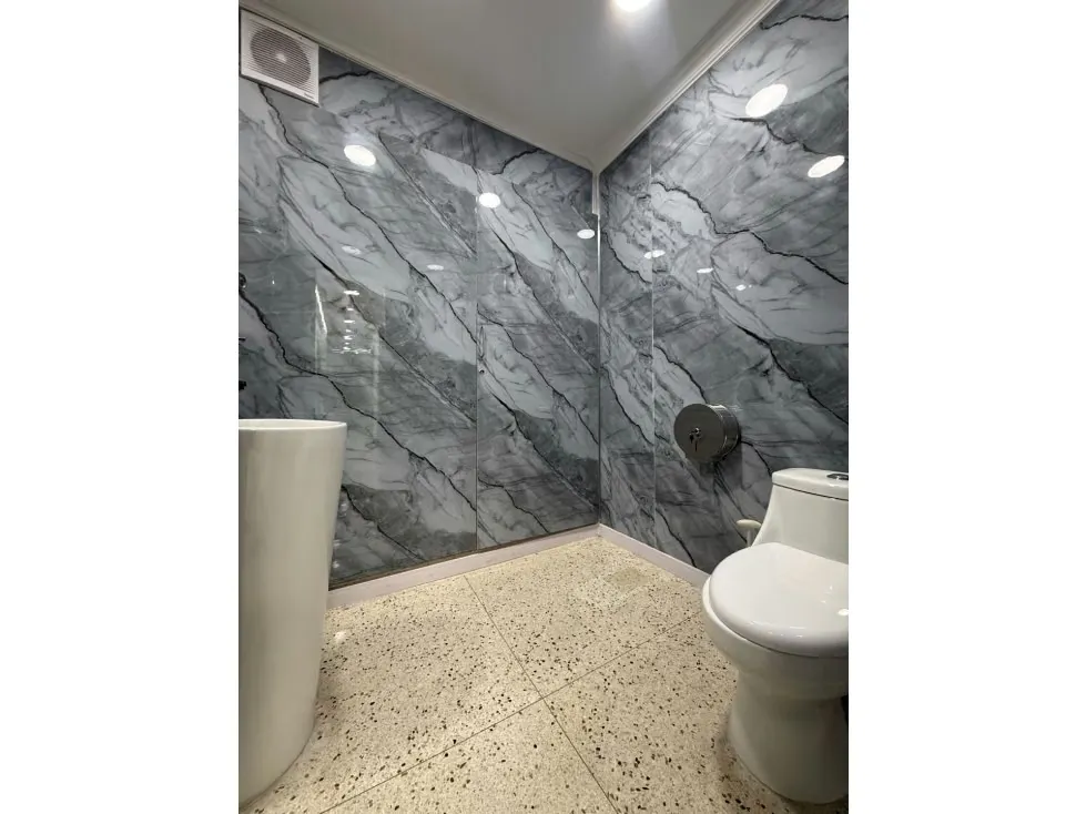 Se vende casa comercial Urb. San Román - 20