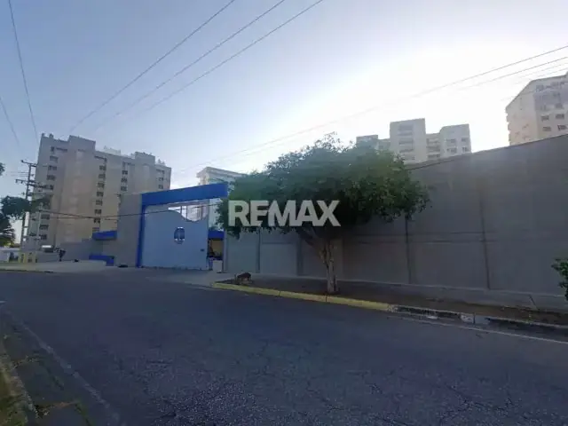 CENTRO OPERATIVO Y SHOWROOM NÁUTICO DE LUJO EN PORLAMAR - ISLA DE MARGARITA