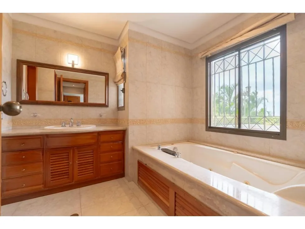 Se vende Apto 290m² + 450m² de Terraza 3h+s/3b+s/6p Los Naranjos - 30