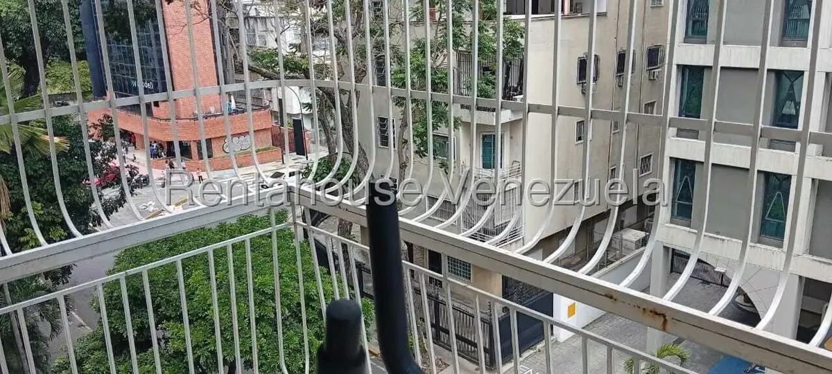Apartamento (1 Nivel) en Venta en El Bosque, Distrito Metropolitano - 24