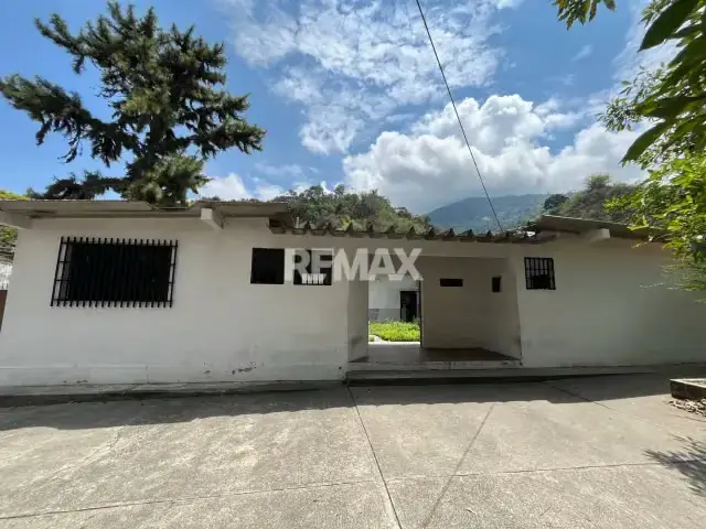 (2) Alquiler de Oficina con Encanto Histórico y Diseño Funcional.