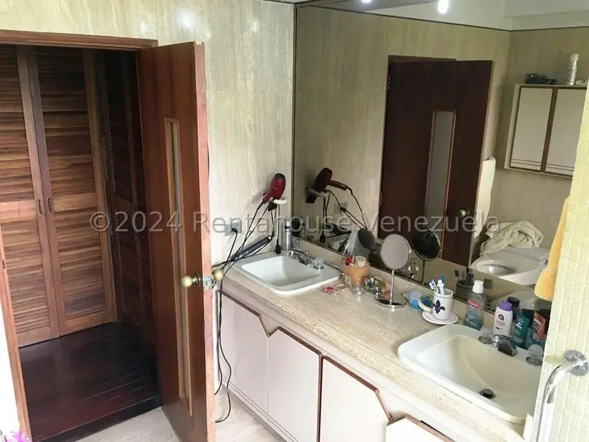 Apartamento (Duplex) en Venta en Los Samanes, Distrito Metropolitano - 35