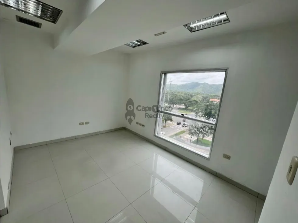 Oficina / Consultorio en alquiler en C.C. Cristal Naguanagua - 2
