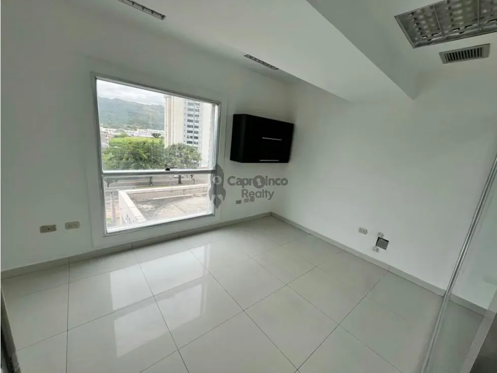 Oficina / Consultorio en alquiler en C.C. Cristal Naguanagua - 5