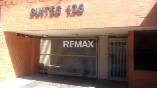 Ofrezco en Venta Oficina Torre Residencial Suite 123, Av. Bolivar Norte. V - 16
