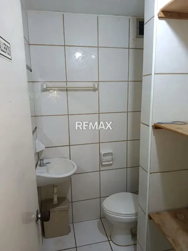Ofrezco en Venta Oficina Torre Residencial Suite 123, Av. Bolivar Norte. V - 6