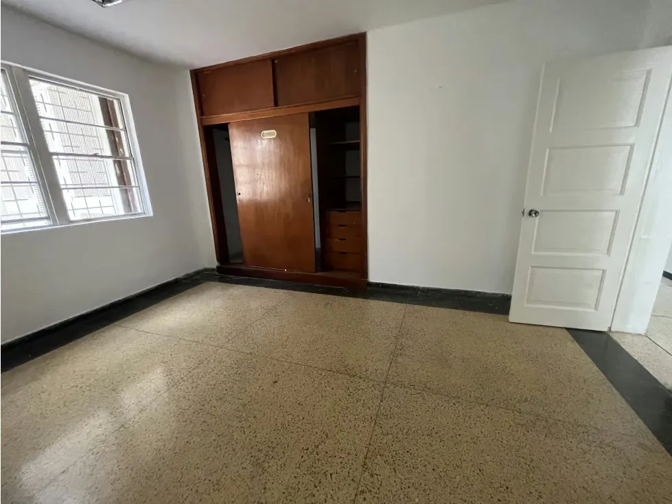 Alquilo anexo 200m2 Altamira 4389 - 5