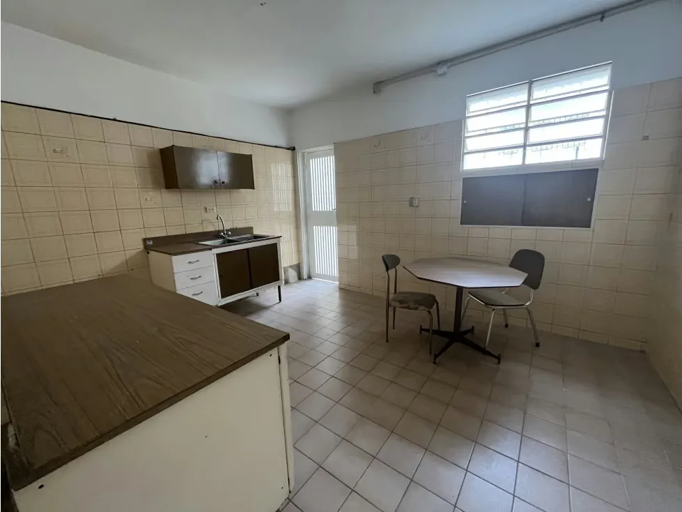 Alquilo anexo 200m2 Altamira 4389 - 8