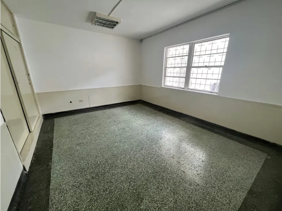 Alquilo anexo 200m2 Altamira 4389 - 10