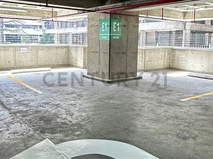 Piso de Oficina en Venta en Campo Alegre - 17