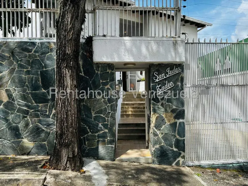 Casa (Multipes Niveles) en Venta en Colinas del Tamanaco, Distrito Metropolitano - 2