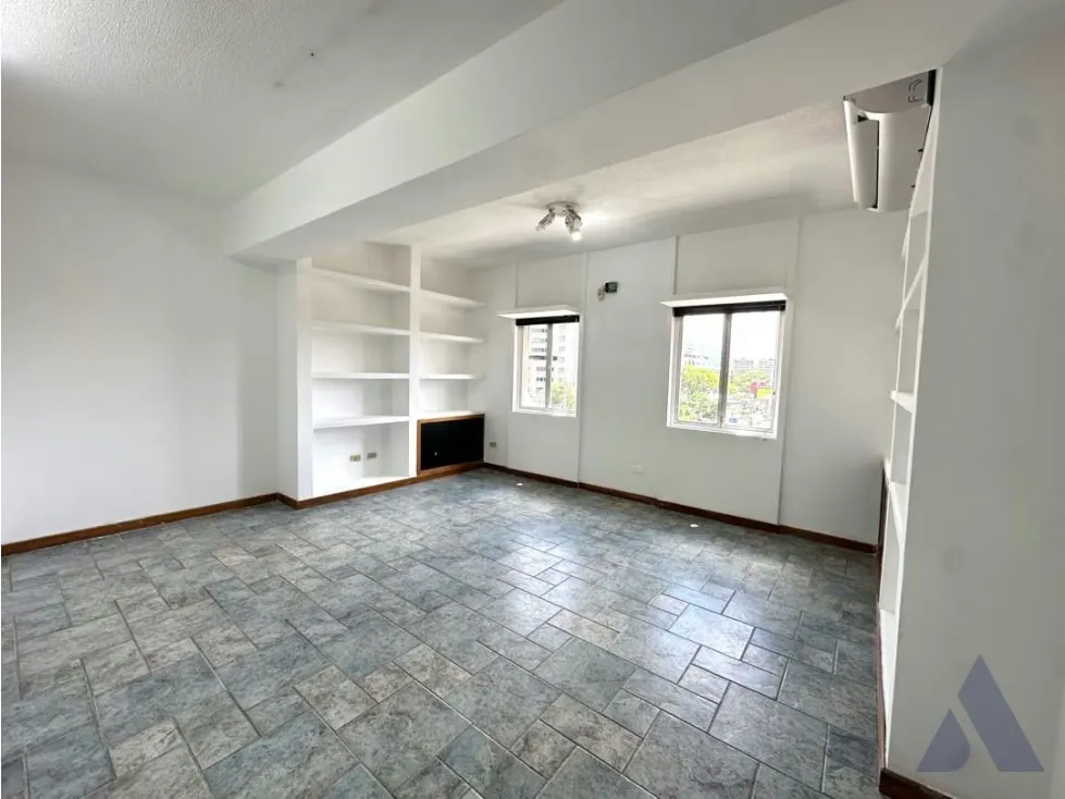 Vendo oficina 86,53m2 Chacao 4909 - 3