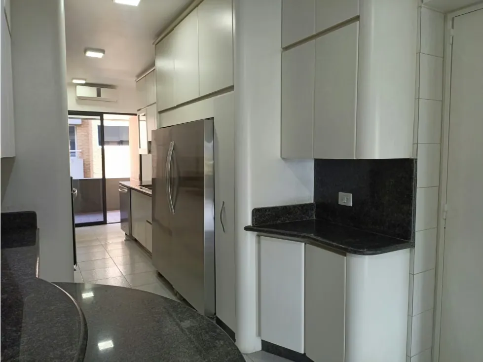 Campo Alegre Alquilo Apartamento Remodelado de 250m2. - 9