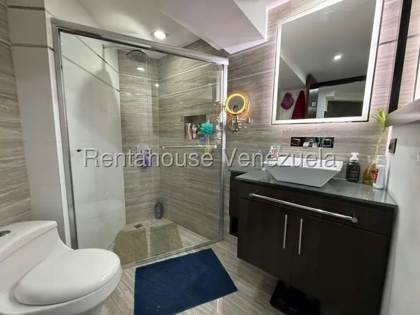 Apartamento (Duplex) en Venta en Valles de Camoruco, Carabobo - 28