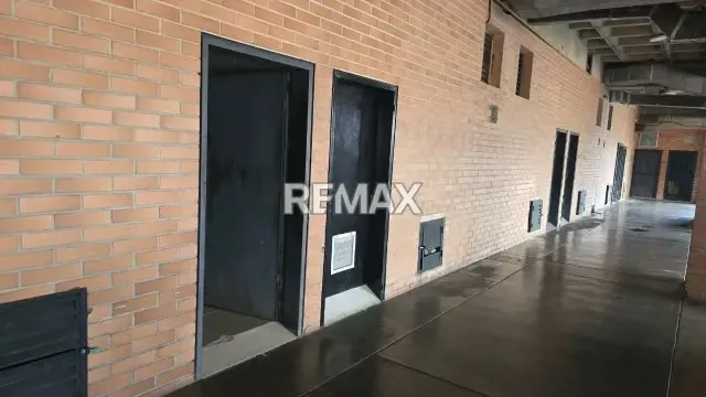 VENTA DE LOCAL PARA COMIDA. NAGUANAGUA. CENTRO COMERCIAL CRISTAL - 3