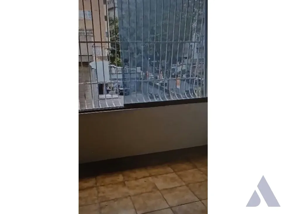 Se vende apartamento 100m2 La Urbina 4811 - 4