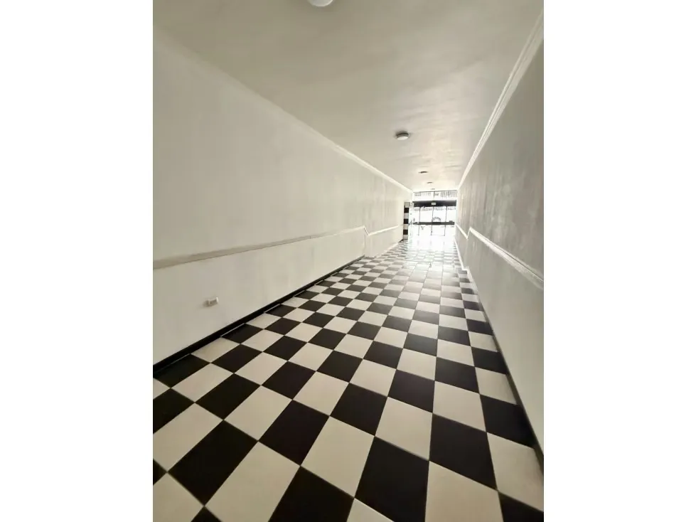 Se alquila oficina amoblada 112m2 Sabana Grande 5905 - 24