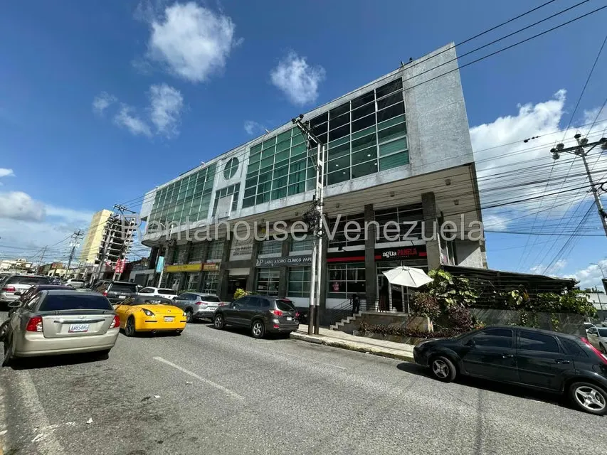 Oficina en Alquiler en Zona Este, Lara - 2