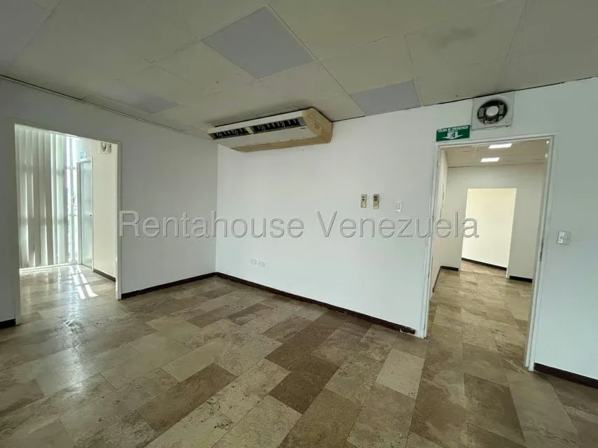 Oficina en Alquiler en Zona Este, Lara - 16
