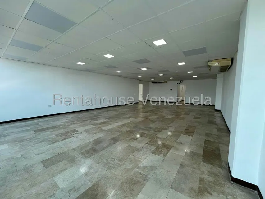 Oficina en Alquiler en Zona Este, Lara - 18