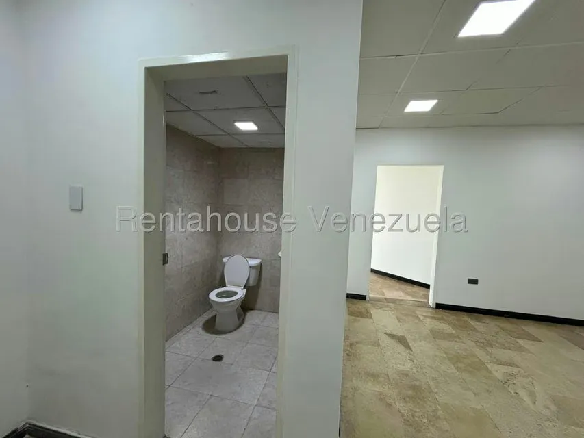 Oficina en Alquiler en Zona Este, Lara - 22