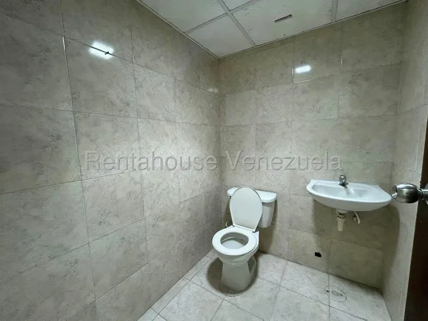 Oficina en Alquiler en Zona Este, Lara - 23