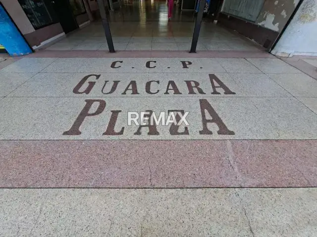 vendo Local Comercial en el C.C.P. Guacara Plaza