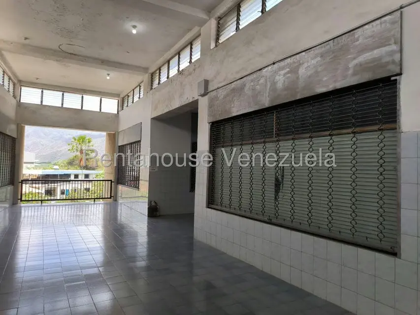 Local Comercial en Alquiler en Guatire, Miranda - 11