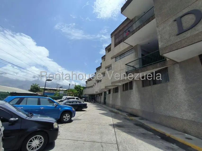 Local Comercial en Alquiler en Guatire, Miranda - 4