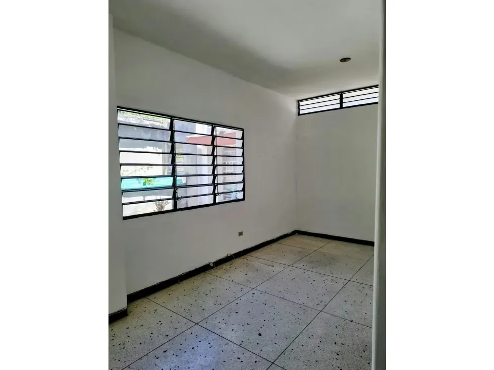 ALQUILER DE ANEXO CASA COMERCIAL EN LOS CAOBOS - 4