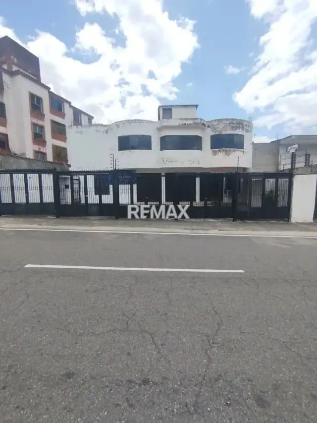 En Alquiler Local Comercial, ubicado en el sector Plata I