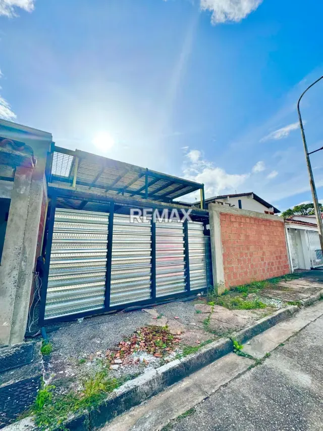 EN VENTA INMUEBLE EN VILLA HERMOSA Urbanización Villa Hermosa, sector Las Acacias, San Cristóbal, estado Táchira.