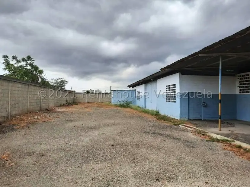 Comercial (Galpon - Deposito) en Venta en Carretera O, Zulia