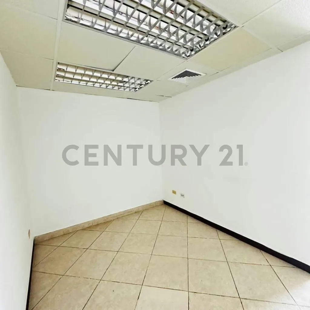 En alquiler o venta Local Oficina Centro Comercial Palm Beach Lechería - 5
