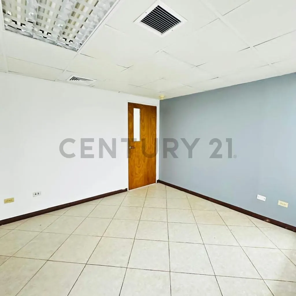 En alquiler o venta Local Oficina Centro Comercial Palm Beach Lechería - 6