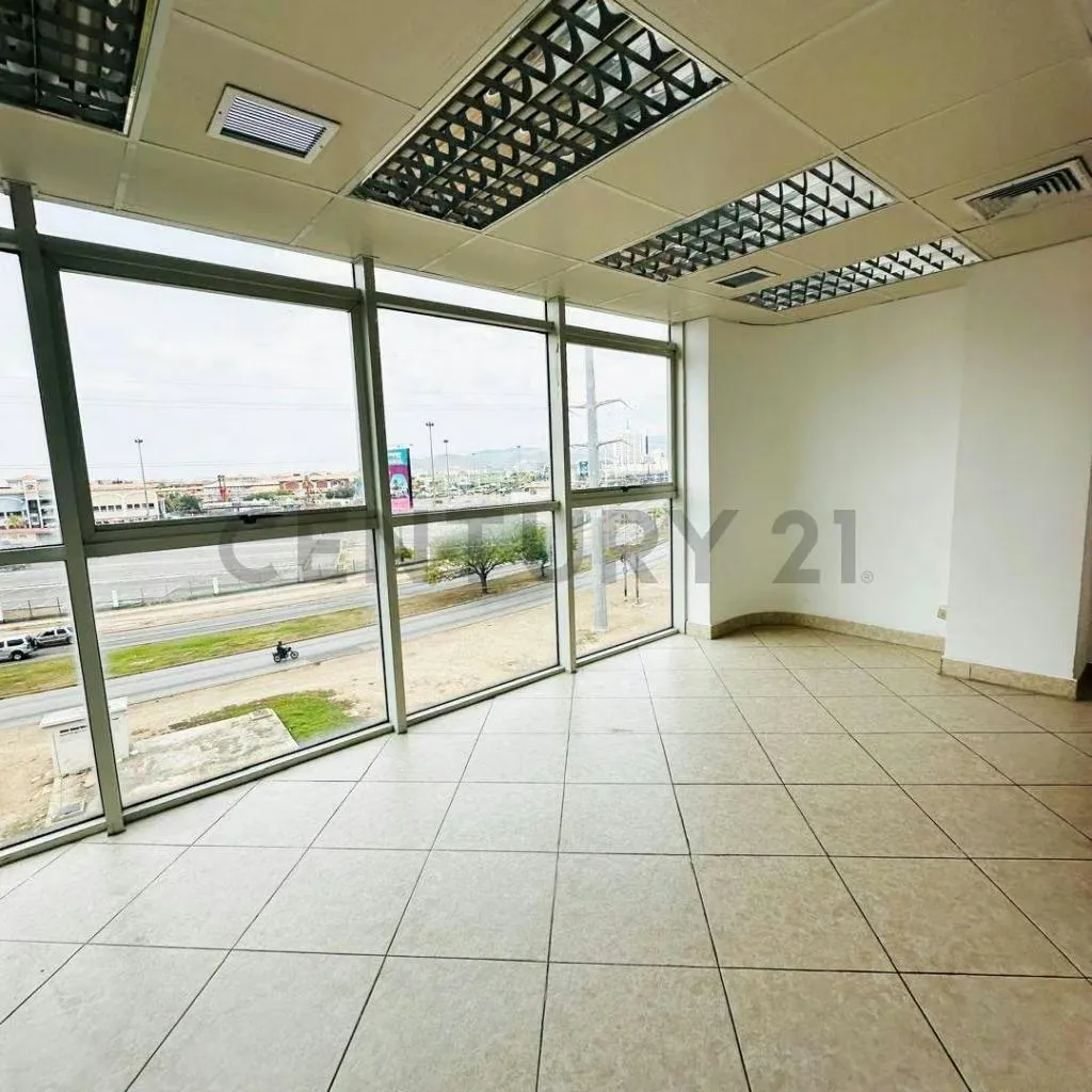 En alquiler o venta Local Oficina Centro Comercial Palm Beach Lechería - 7