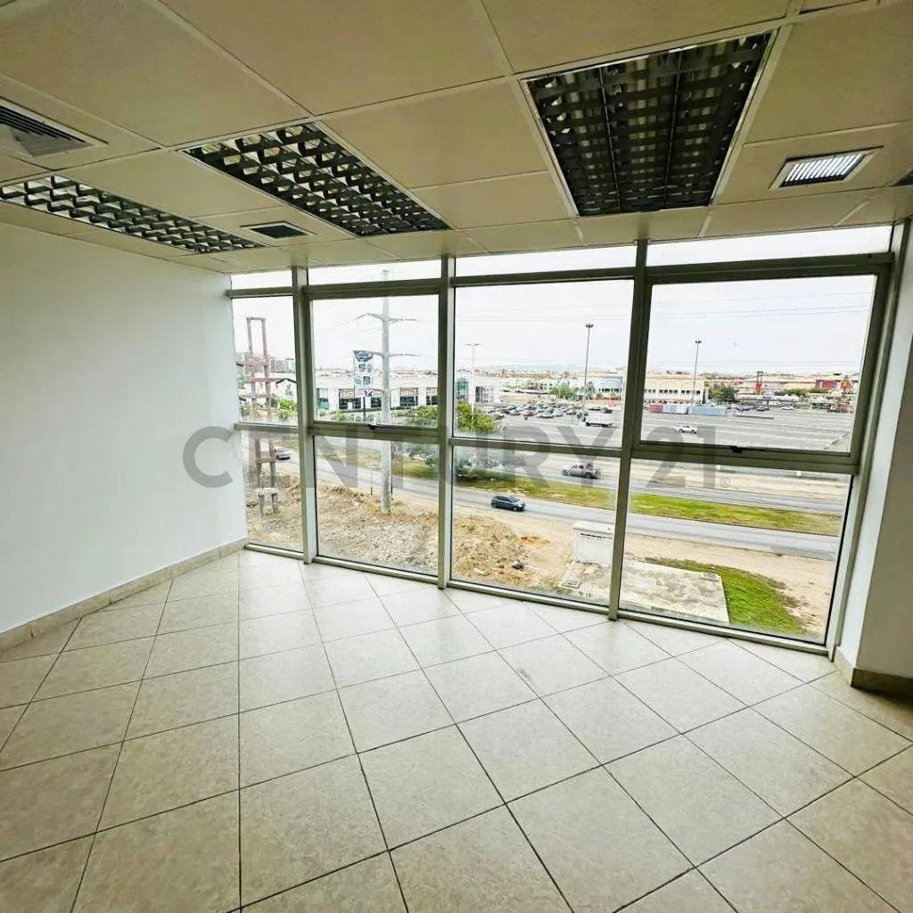 En alquiler o venta Local Oficina Centro Comercial Palm Beach Lechería - 8