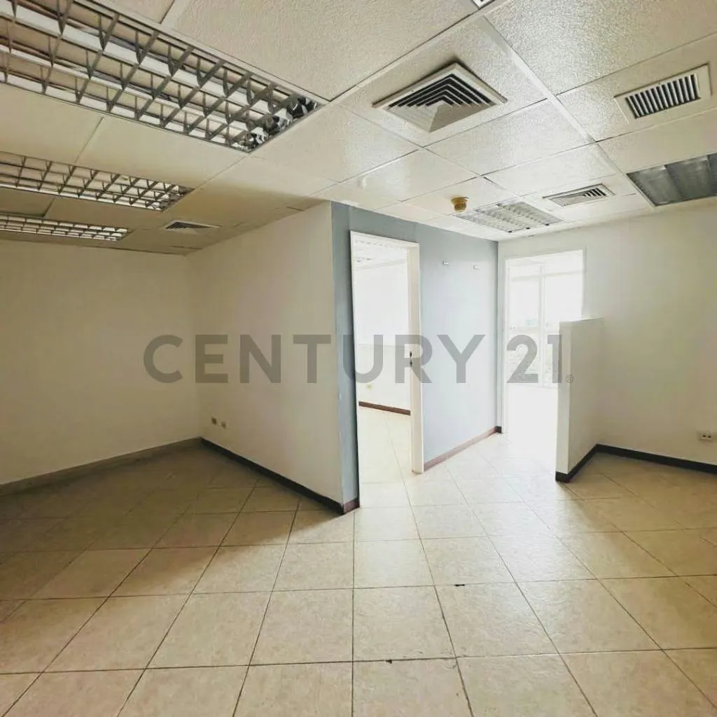 En alquiler o venta Local Oficina Centro Comercial Palm Beach Lechería - 9