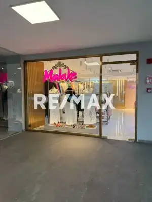 Se traspasa local comercial de 101 mts2 en el prestigioso Centro Comercial Inteligente Unicentro Maracay